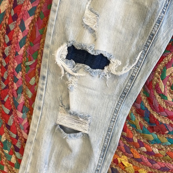 Men’s light wash jeans - Picture 2 of 5